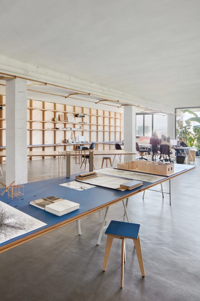 Un espace de co-working pour architectes et designers à Barcelone • Les Bons Détails