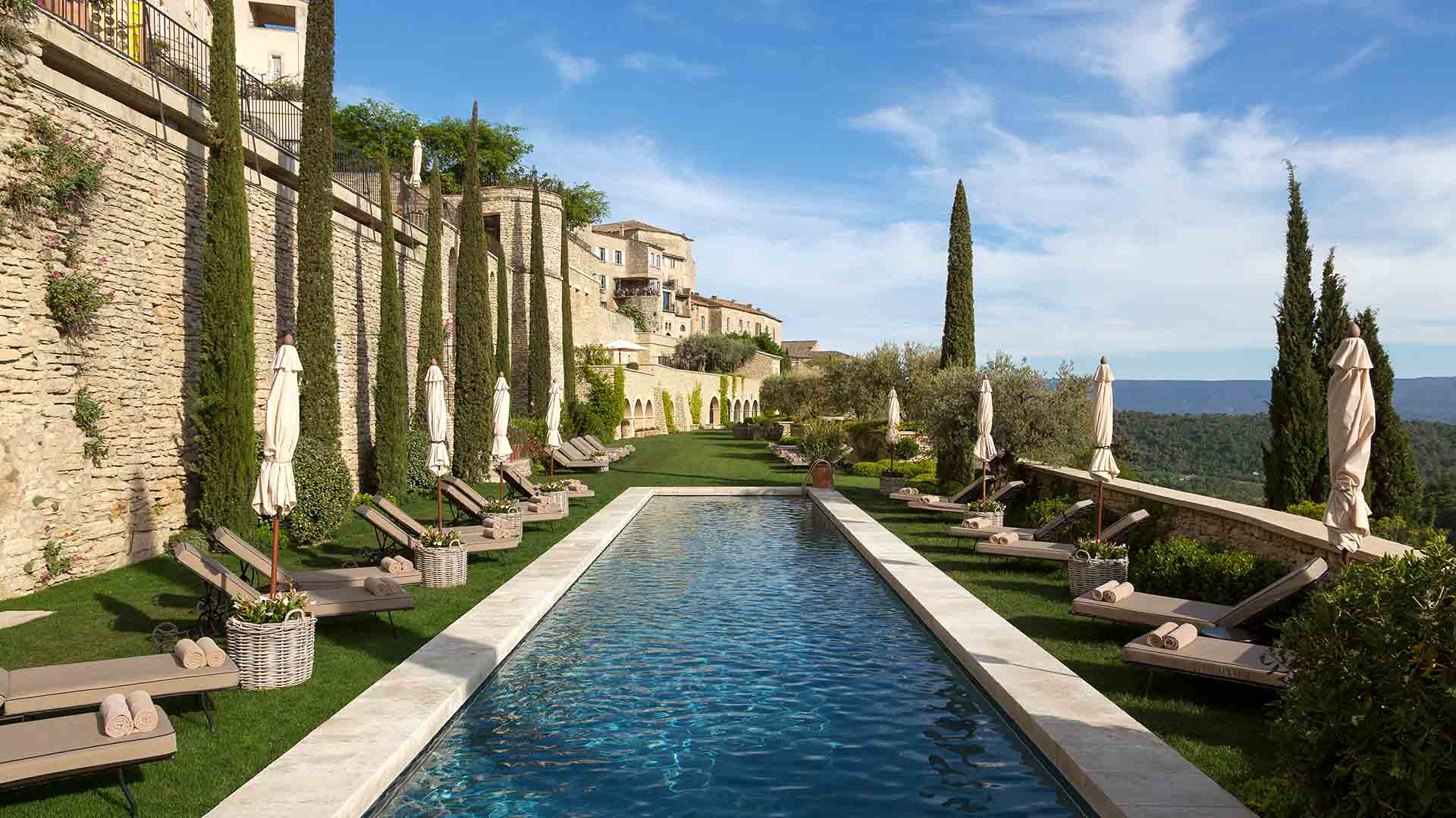 La Bastide de Gordes • Hôtel de luxe en Provence avec piscine • Les Bons Détails